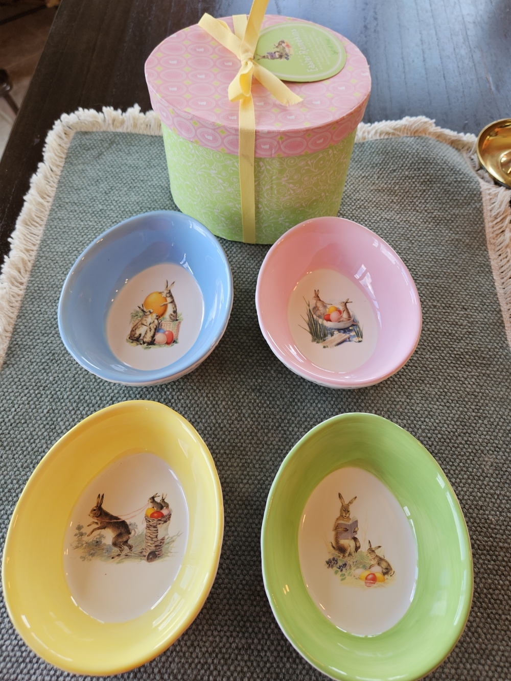 Set of 4 Williams Sonoma Easter Bunny Ramekins Egg Shaped New in Box